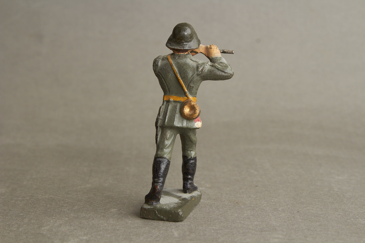 WW2 Tysk Lineol Legetøjssoldat. Original.