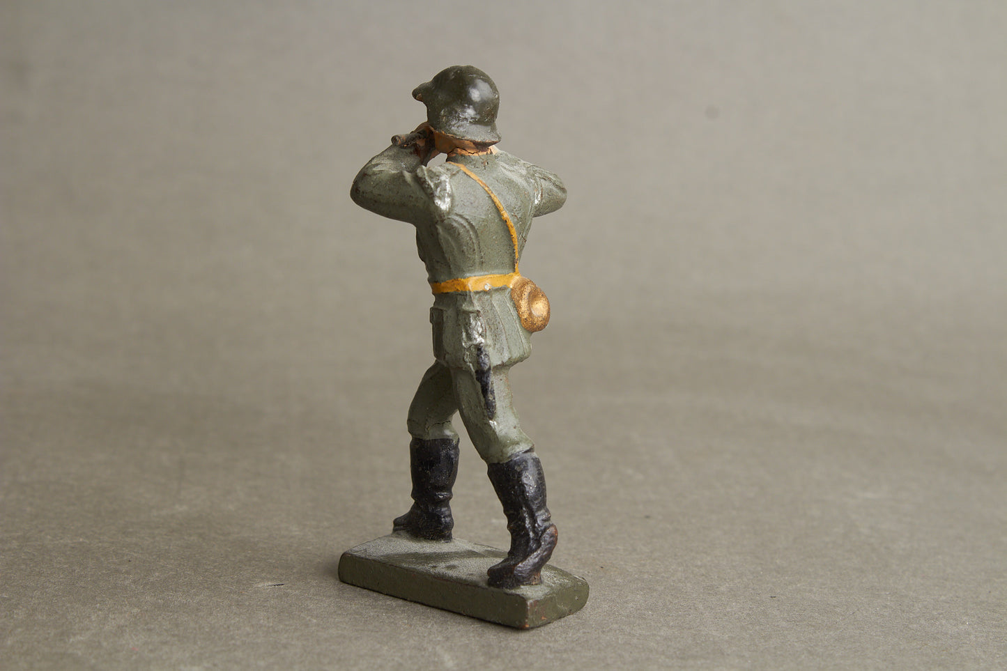 WW2 Tysk Lineol Legetøjssoldat. Original.