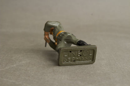 WW2 Tysk Lineol Legetøjssoldat. Original.