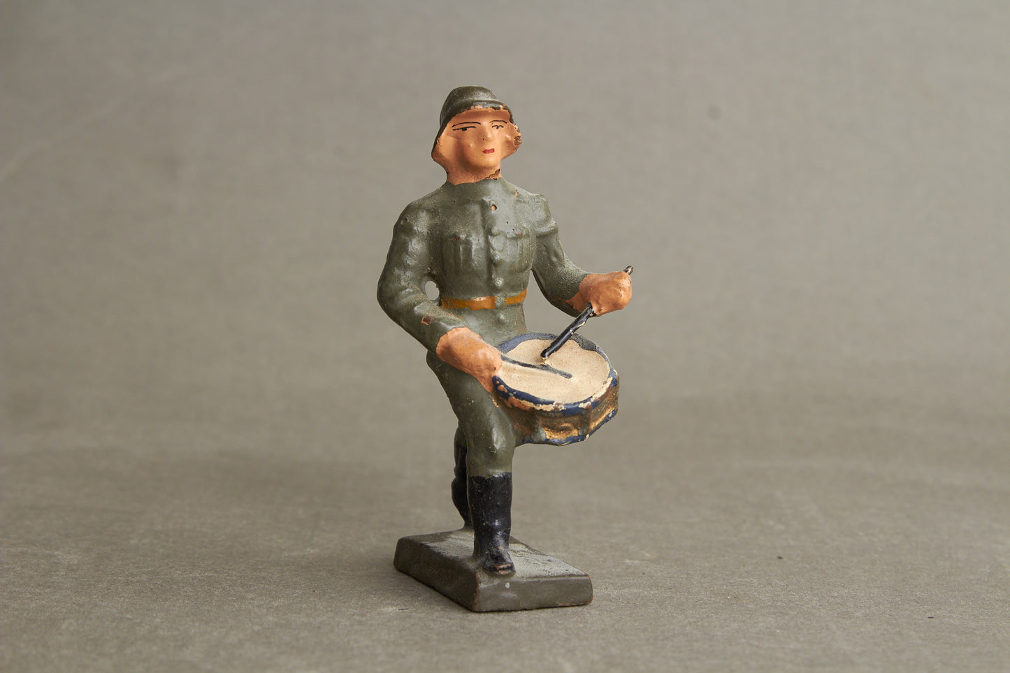 WW2 Tysk Lineol Legetøjssoldat. Original.