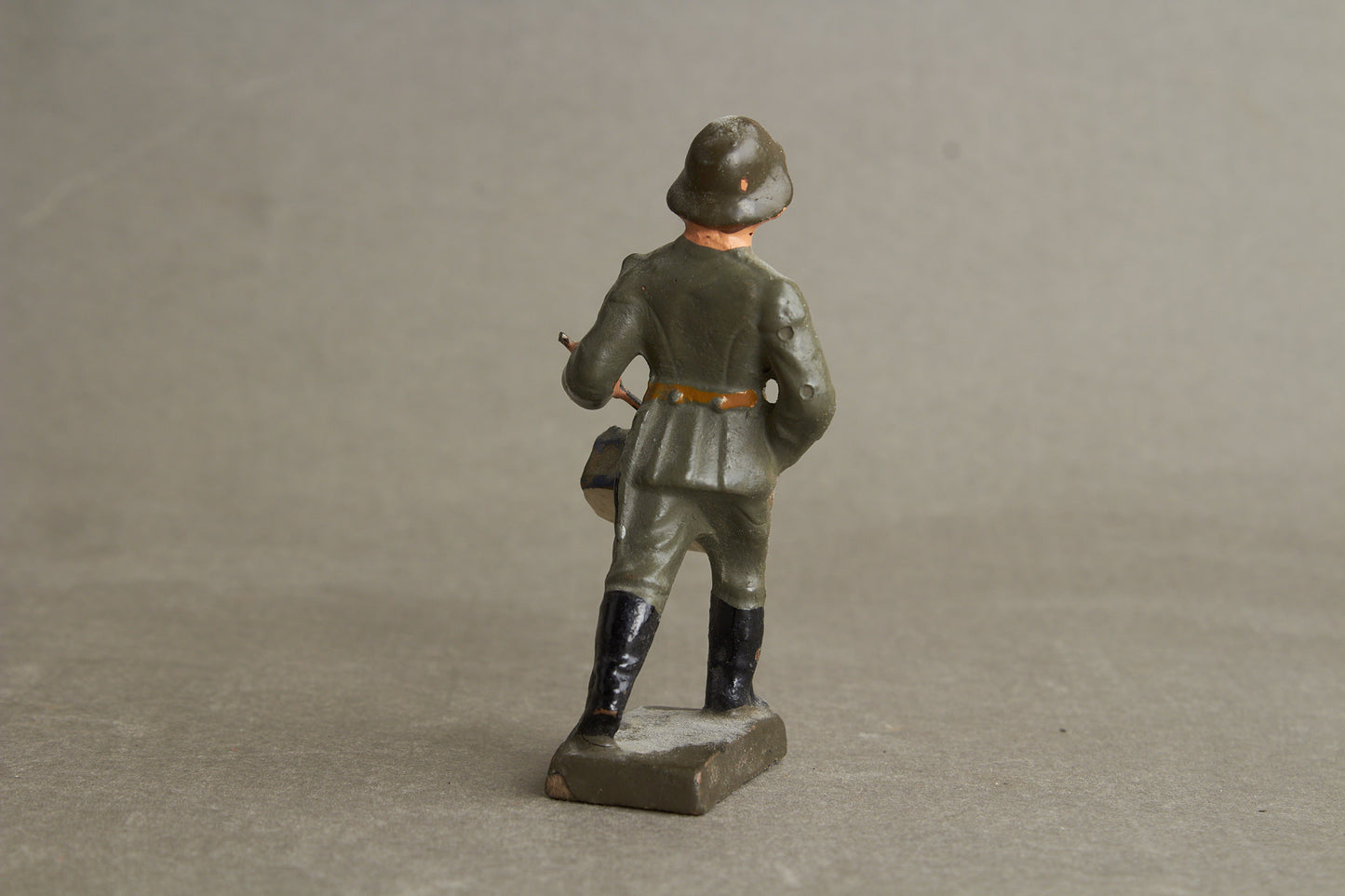 WW2 Tysk Lineol Legetøjssoldat. Original.