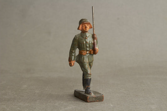 WW2 Tysk Lineol Legetøjssoldat. Original.
