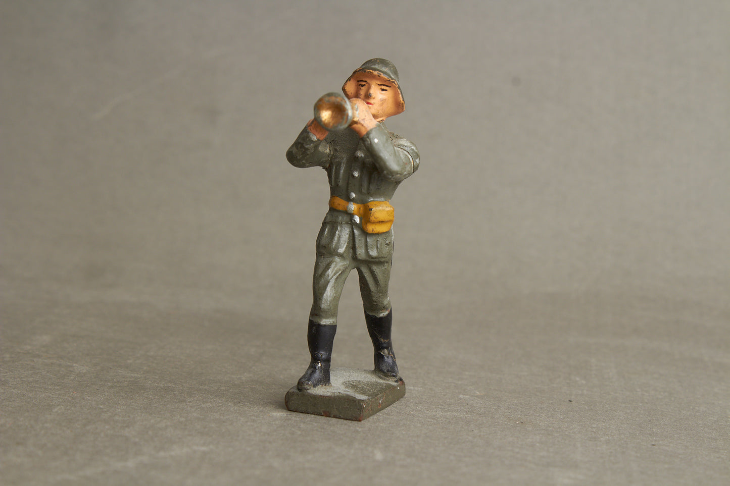 WW2 Tysk Lineol Legetøjssoldat. Original.