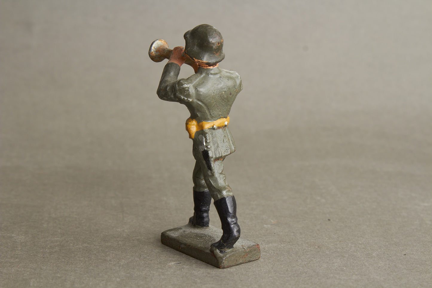 WW2 Tysk Lineol Legetøjssoldat. Original.