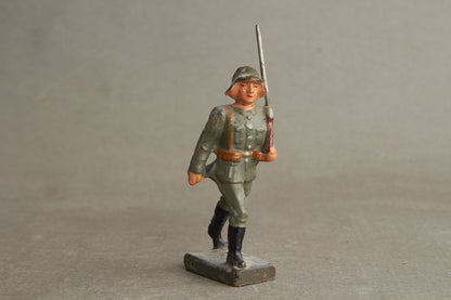 WW2 Tysk Lineol Legetøjssoldat. Original.