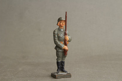 WW2 Tysk Lineol Legetøjssoldat. Original.