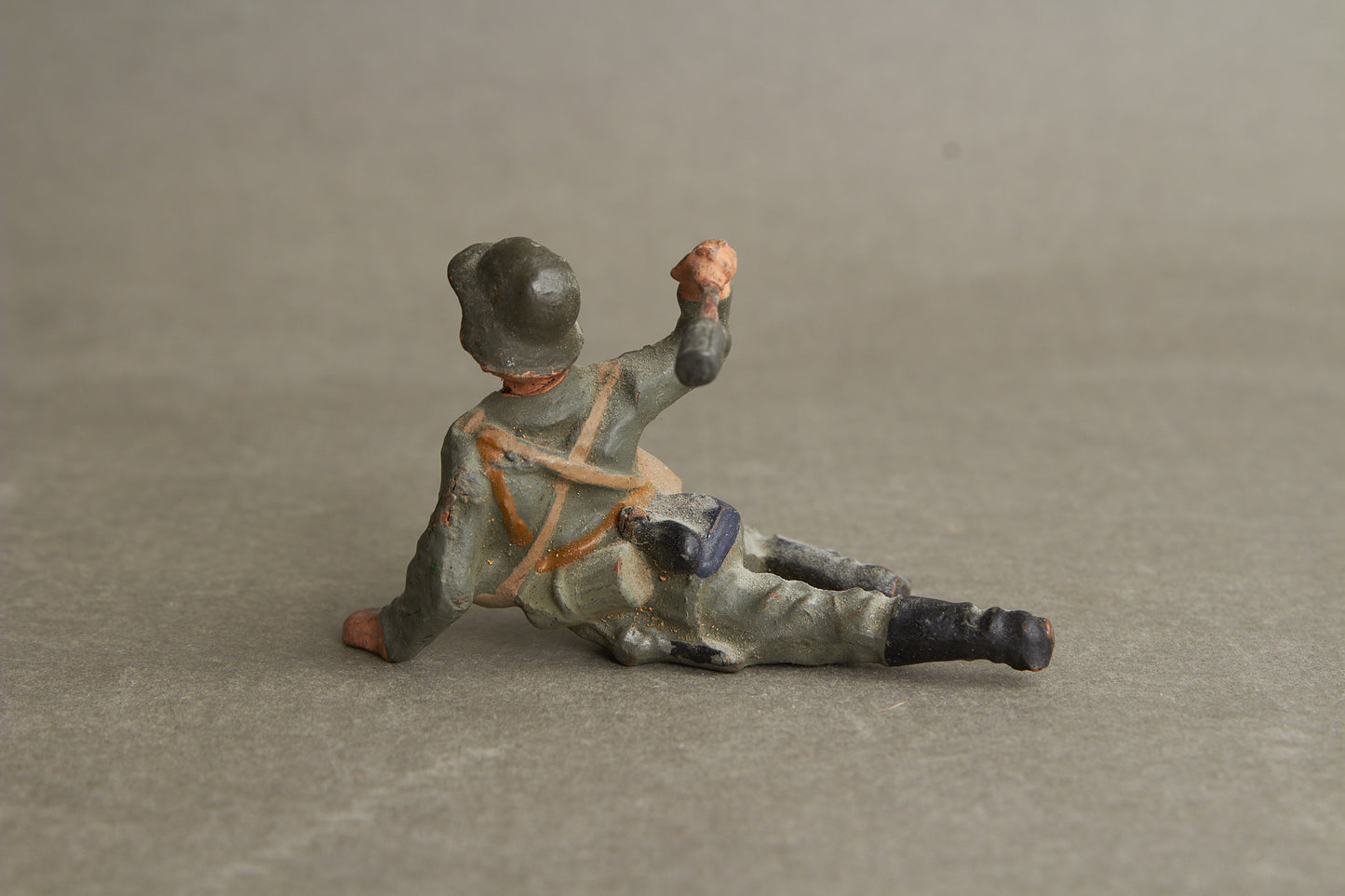 WW2 Tysk Lineol Legetøjssoldat. Original.
