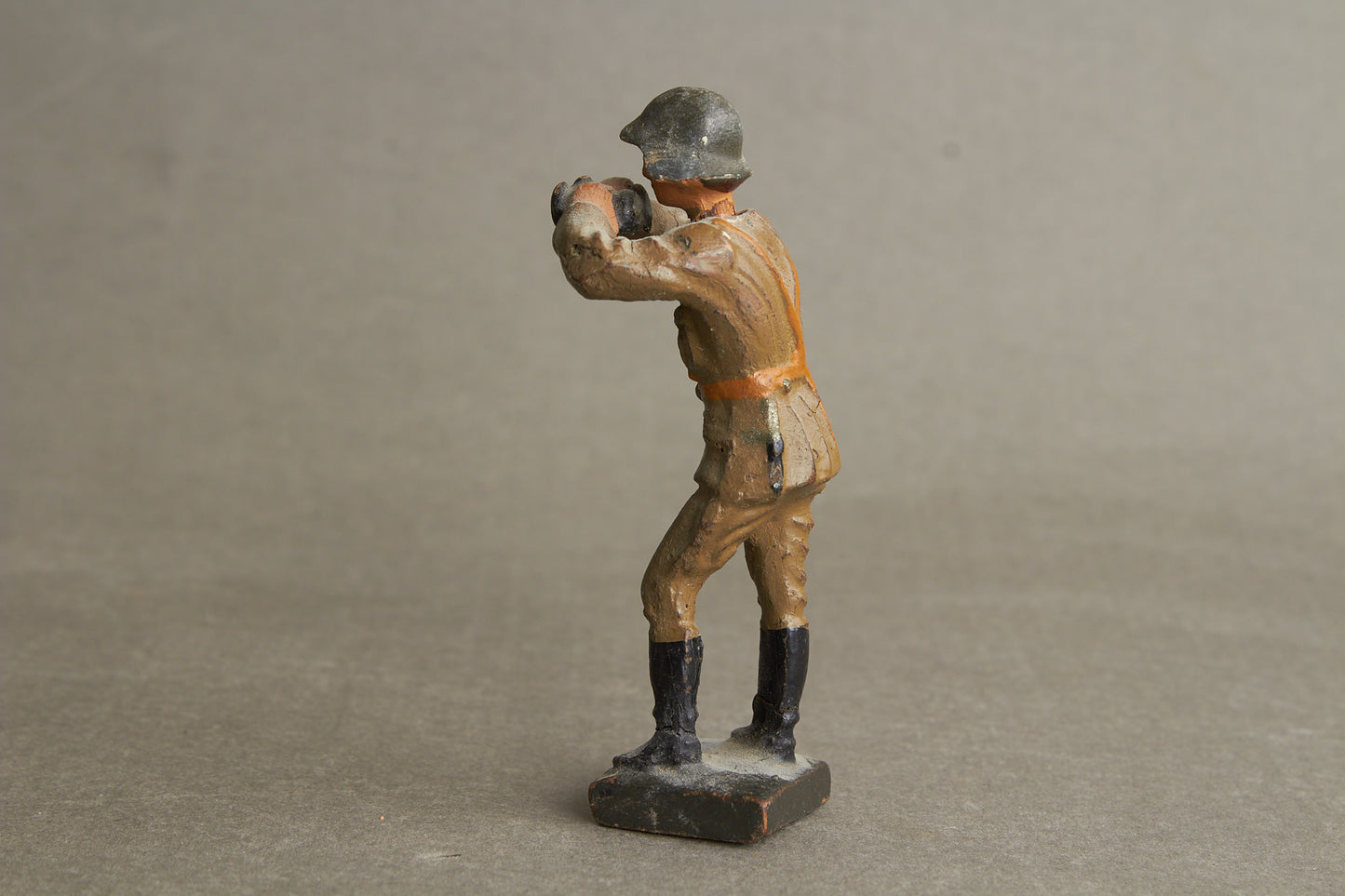 WW2 Tysk Lineol Legetøjssoldat. Original.