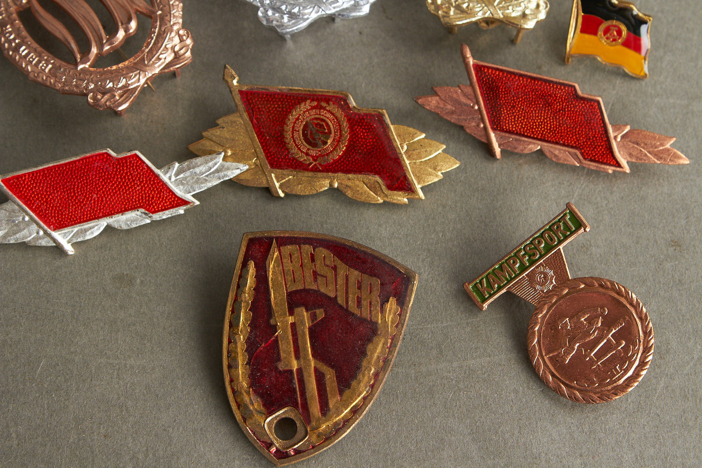 Østtysk DDR Medalje/Pins/Tinnies Lot. Original.