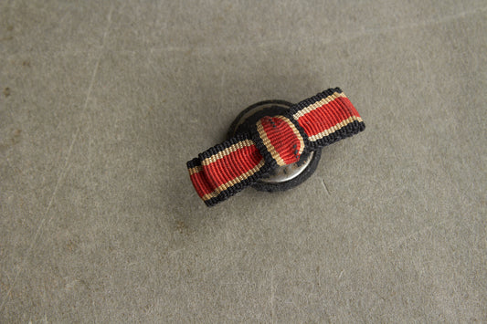 WW2 Tysk Jernkors 2. Klasse Knaphuls Spange. Original.