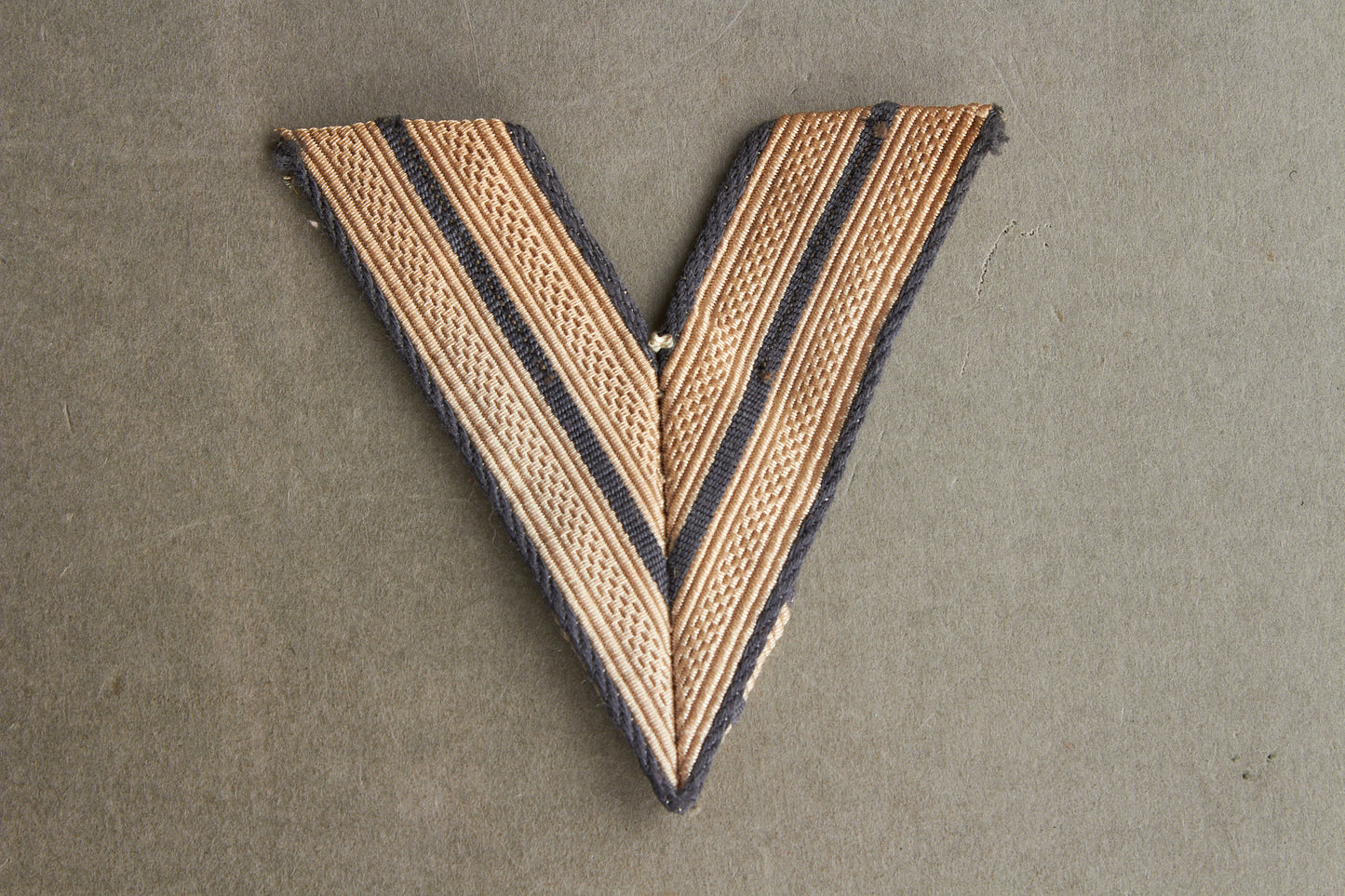 WW2 Tysk Wehrmacht rangvinkel til Kampjakken. Original.