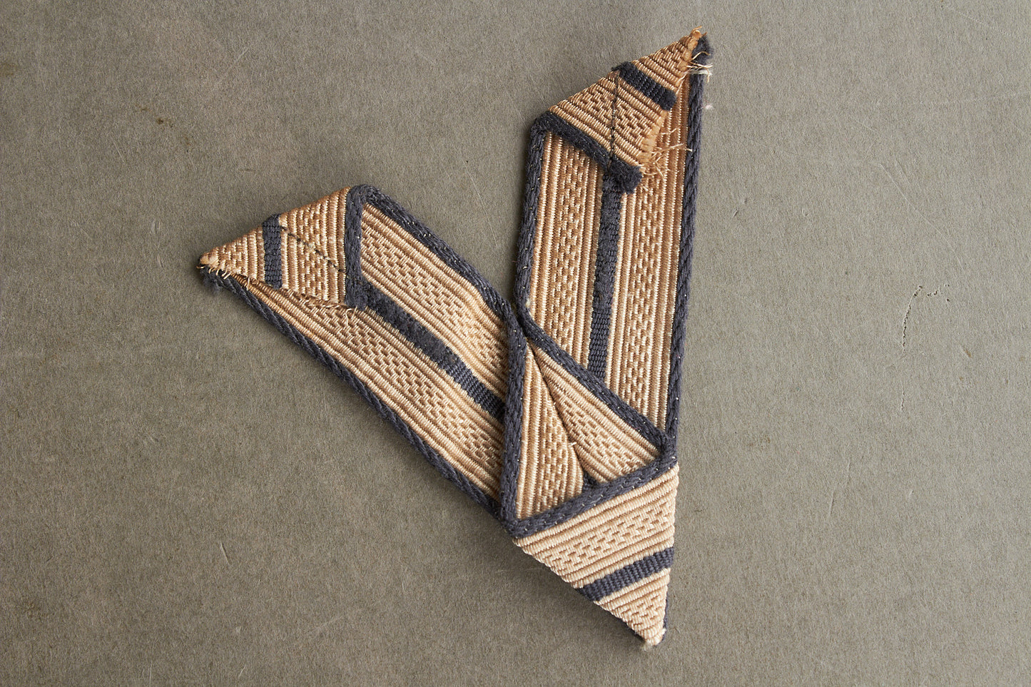 WW2 Tysk Wehrmacht rangvinkel til Kampjakken. Original.