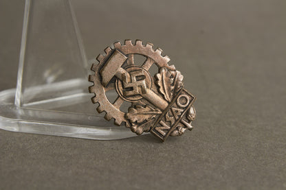 WW2 Tysk NSAO Medlesmærke. Original.