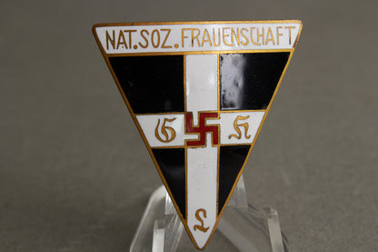 WW2 Tysk "Frauenschaft" Medlemsmærke. Stor og guldfarvet. Ses ikke tit. Original.