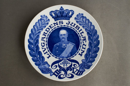 Dansk Aluminia "Livgardens Jubilæum" Platte fra 1908. Ingen fejl/skår. Original.