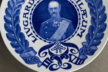 Dansk Aluminia "Livgardens Jubilæum" Platte fra 1908. Ingen fejl/skår. Original.