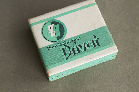 WW2 Tysk cigaretpakke. Ubrudt. Med banderole og ørn. Ses ikke tit. Original.