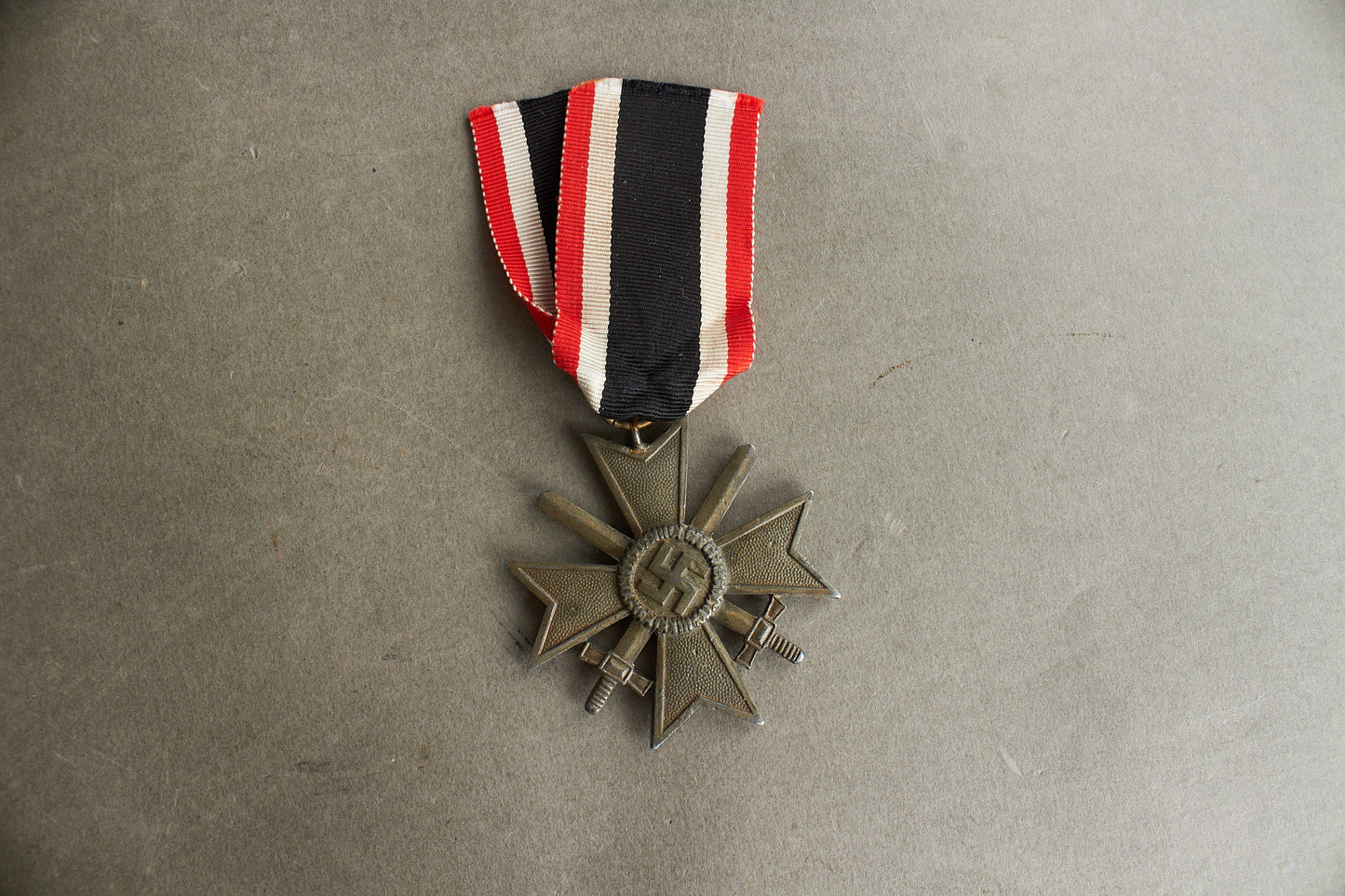 WW2 Tysk KVK 2. Kl. m. Sværd. Original.