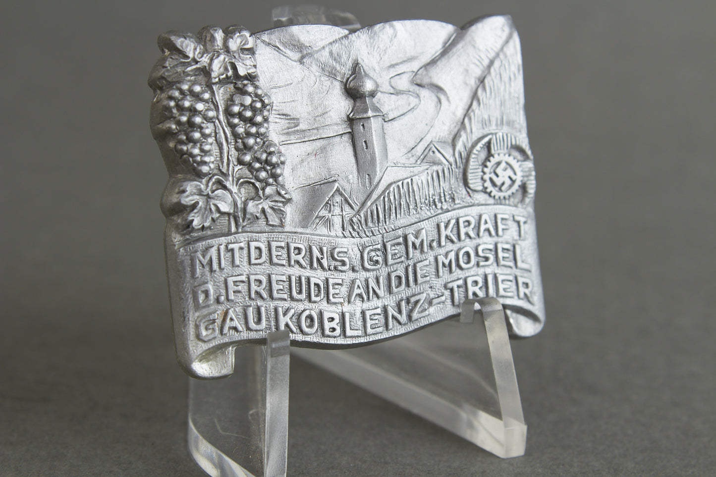 WW2 Tysk Kraft durch Freude (KdF) "Gau Koblenz-Trier" Tinnie. Original.