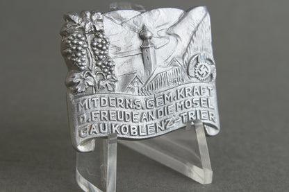 WW2 Tysk Kraft durch Freude (KdF) "Gau Koblenz-Trier" Tinnie. Original.