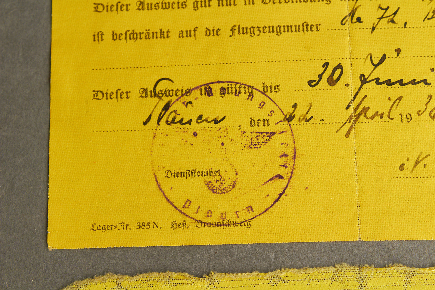 WW2 Tysk Luftwaffe Flyveinstruktør "Ausweis". Udstedt i Lg.-Pa. Paris. Sjælden! Original.