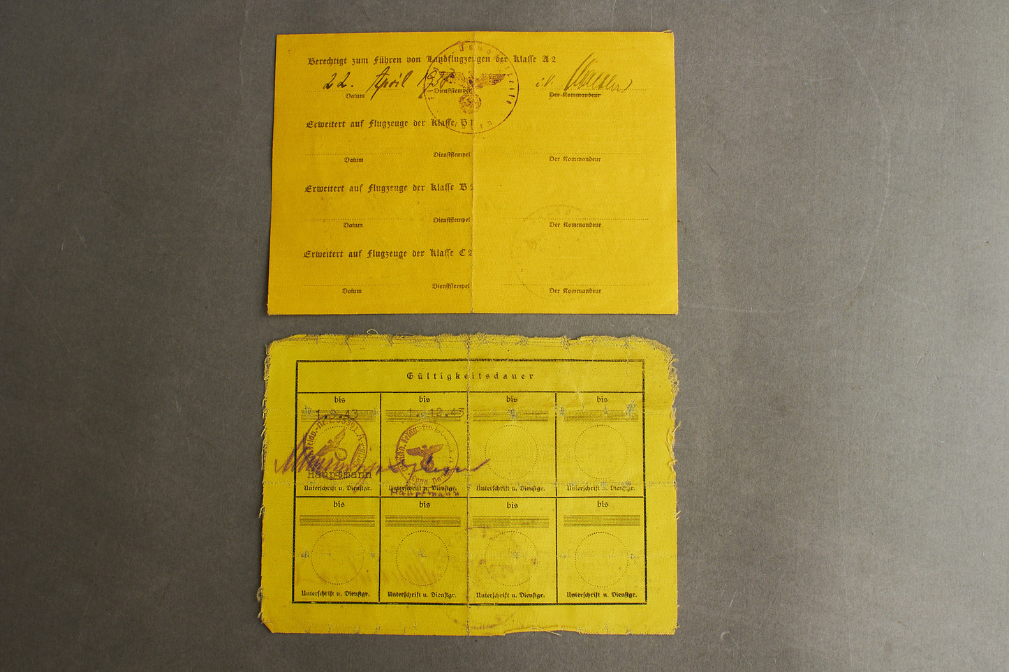 WW2 Tysk Luftwaffe Flyveinstruktør "Ausweis". Udstedt i Lg.-Pa. Paris. Sjælden! Original.