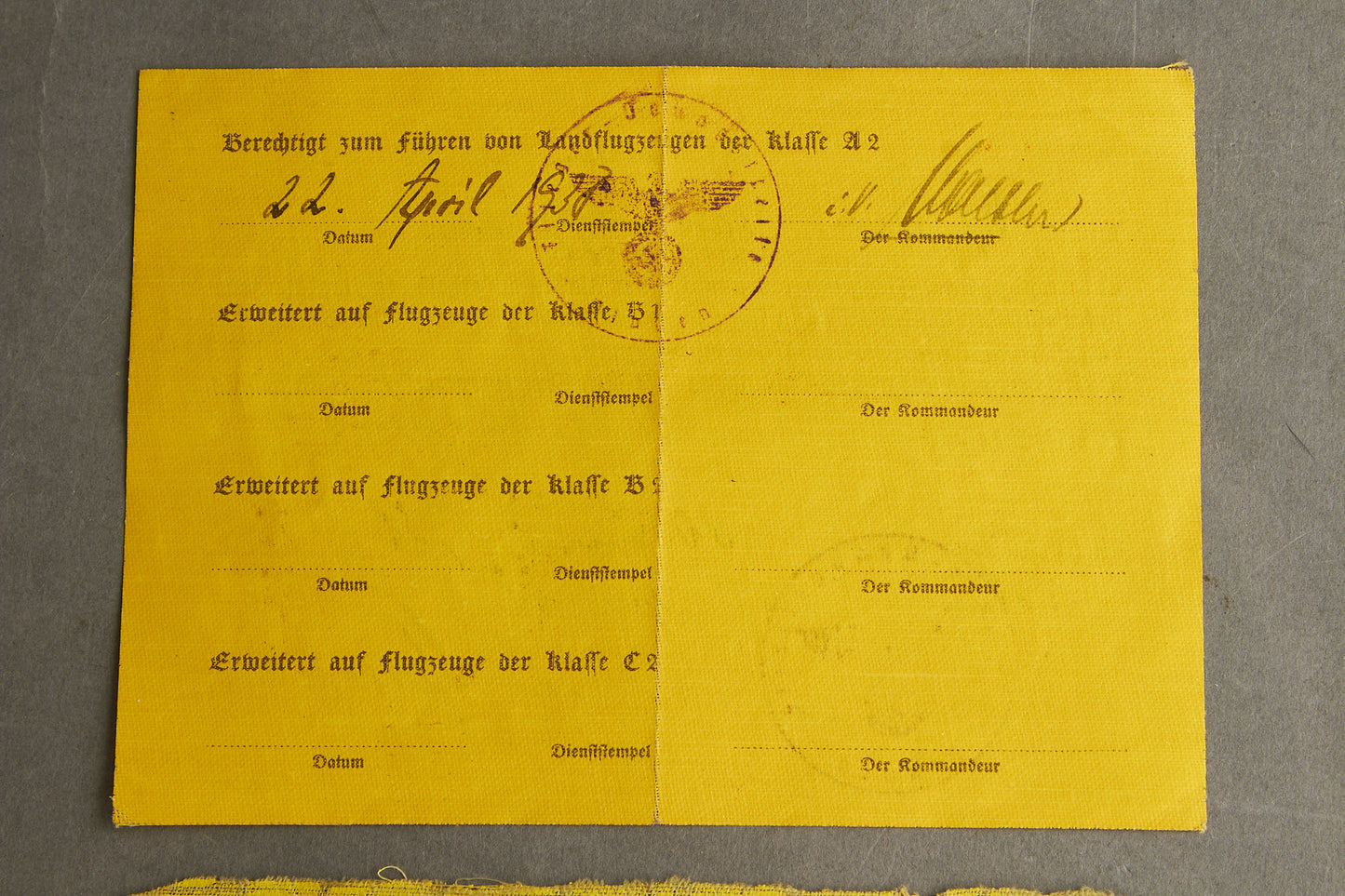 WW2 Tysk Luftwaffe Flyveinstruktør "Ausweis". Udstedt i Lg.-Pa. Paris. Sjælden! Original.