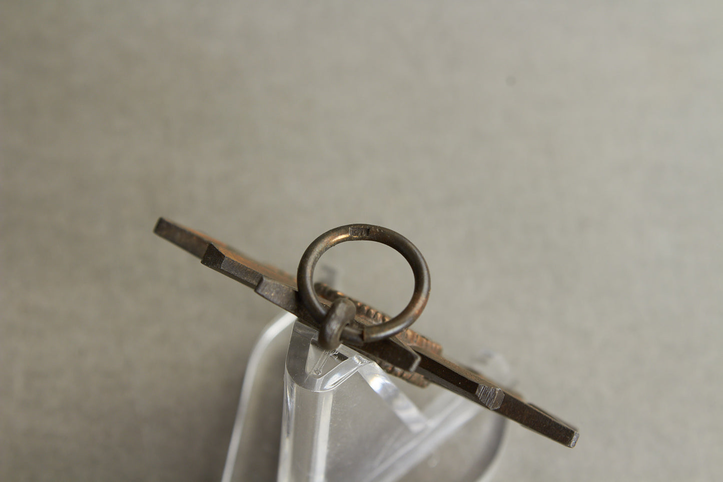 WW2 Tysk KVK 2.Kl. m. sværd. Stemplet med fremstiller "15" i ringen. Original.