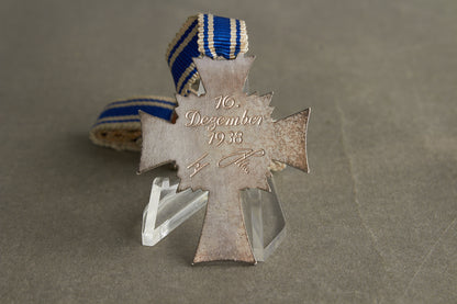 WW2 Tysk Mutterkreuz i Sølv. Mint stand. Original.