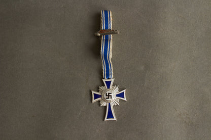 WW2 Tysk Mutterkreuz i Sølv. Mint stand. Original.