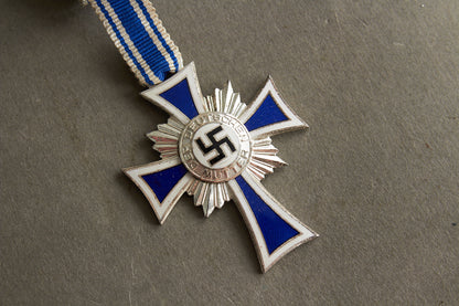 WW2 Tysk Mutterkreuz i Sølv. Mint stand. Original.