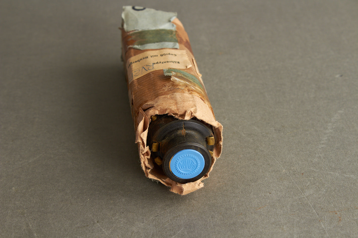 WW2 Tysk Radiorør. Godt stemplet med WaA og "Wehrmacht Eigentum". Original.