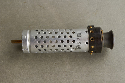 WW2 Tysk Radiorør. Godt stemplet med WaA og "Wehrmacht Eigentum". Original.