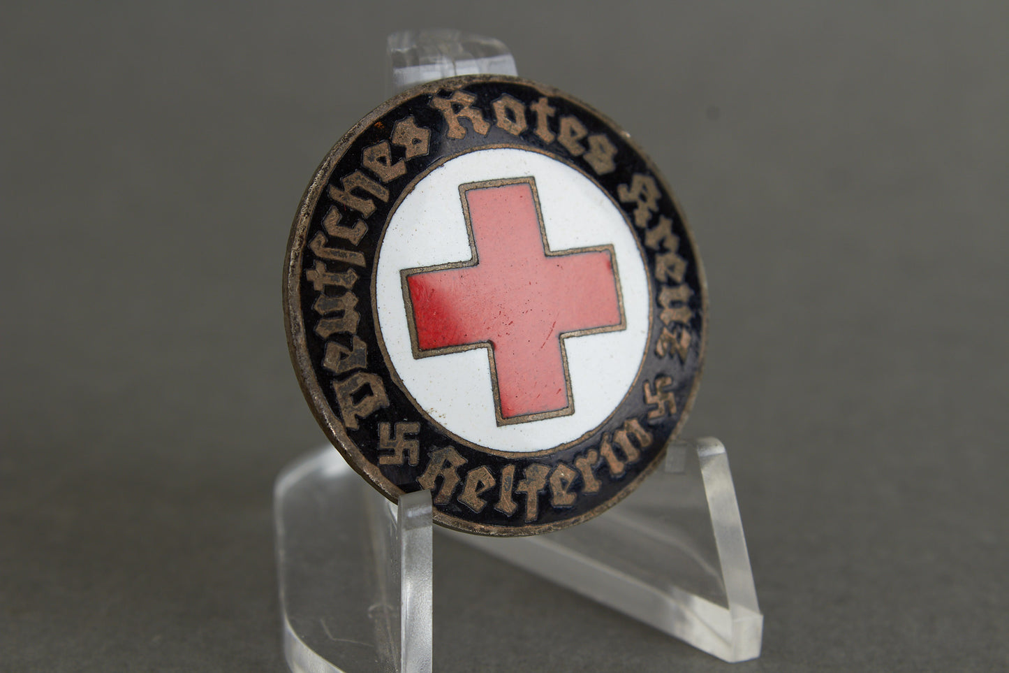 WW2 Tysk DRK (Deutsches Rotes Kreuz) "Helferin" Brosche. Original.