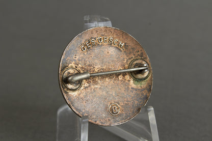 WW2 Tysk DRK (Deutsches Rotes Kreuz) "Helferin" Brosche. Original.