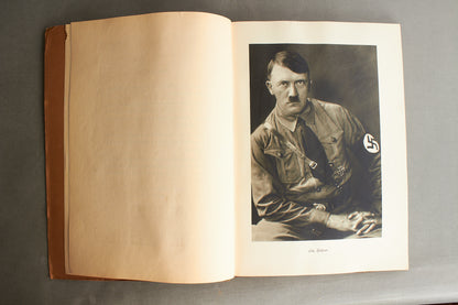 WW2 Tysk NSDAP "Cigaretten Album" "Kampf um's Drittes Reich". Næsten komplet. Original.