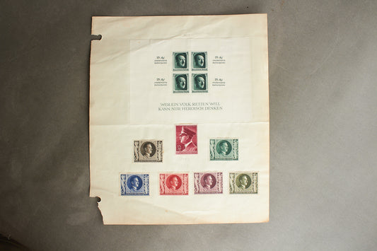 WW2 Tysk Frimærker på A4 side. Original.