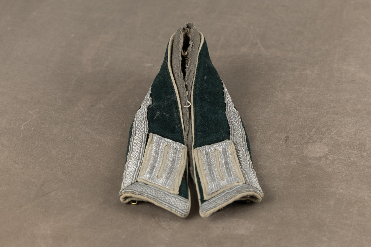 WW2 Tysk Wehrmacht Afskåret Krave. God til display. Original.