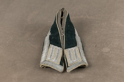 WW2 Tysk Wehrmacht Afskåret Krave. God til display. Original.