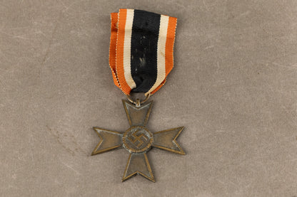 WW2 Tysk "Kriegsverdienstkreuz 1939 2. Klasse". Original.