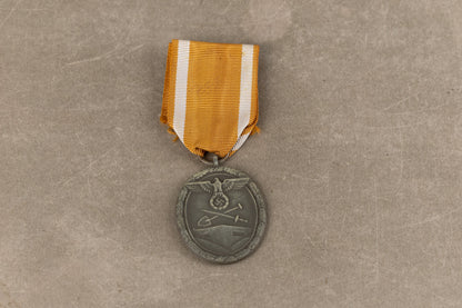 WW2 Tysk "Deutsches Schutzwallehrenzeichen". Original.