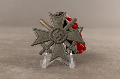 WW2 Tysk "Kriegsverdienstkreuz 1939 2. Klasse" m. sværd. Original.