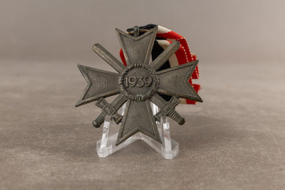 WW2 Tysk "Kriegsverdienstkreuz 1939 2. Klasse" m. sværd. Original.