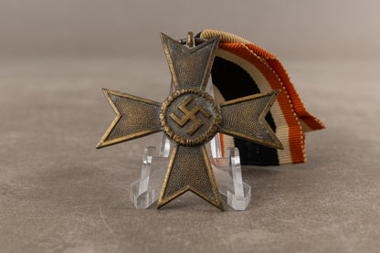 WW2 Tysk "Kriegsverdienstkreuz 1939 2. Klasse". Original.