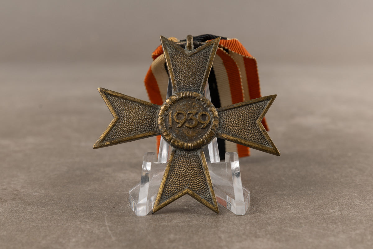 WW2 Tysk "Kriegsverdienstkreuz 1939 2. Klasse". Original.
