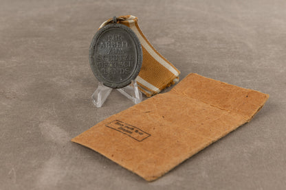 WW2 Tysk "Deutsches Schutzwallehrenzeichen" i Tildelingspose. Original.