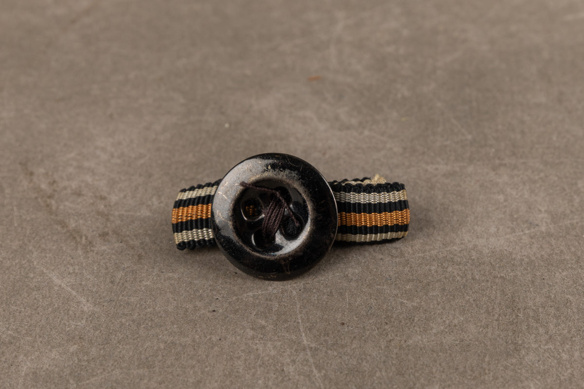 WW1/WW2 Tysk Knaphul spange. Original.