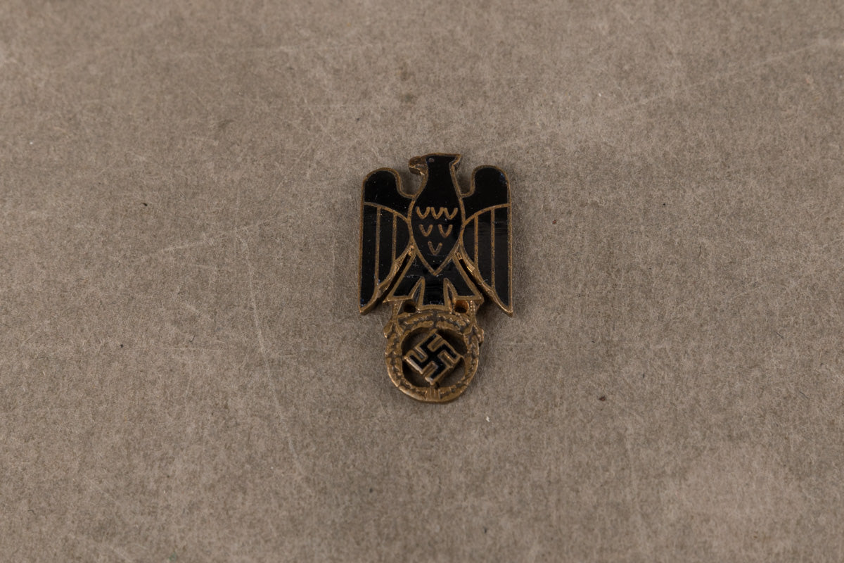 WW2 Tysk "Centerstykke" til medaljen "Verdienste um das Deutsche Rote Kreuz". Original.