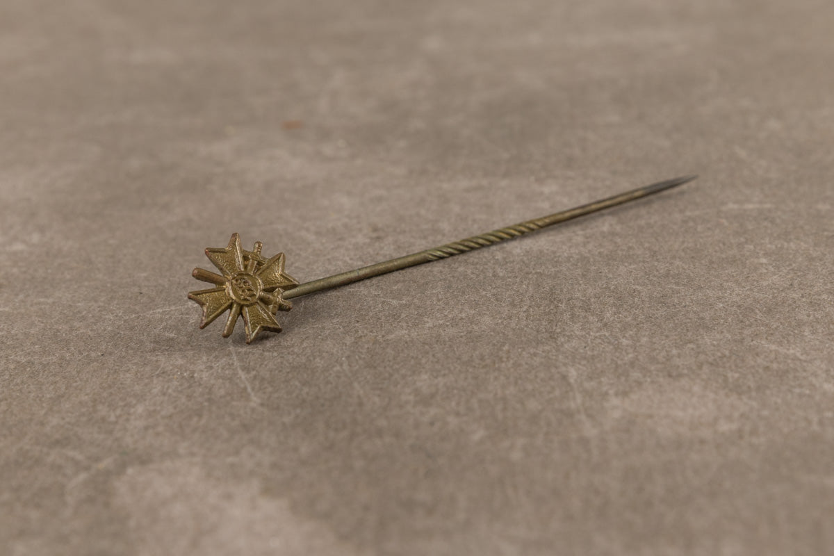 WW2 Tysk Kriegsverdienstkreuz 1.Klasse m. sværd. Miniature. "1957"-model. Original.
