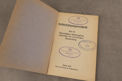 WW1/WW2 Tysk Wehrmacht "Feldbefestigungsvorschrift" Lommebog/Uddannelsesbog. Original.